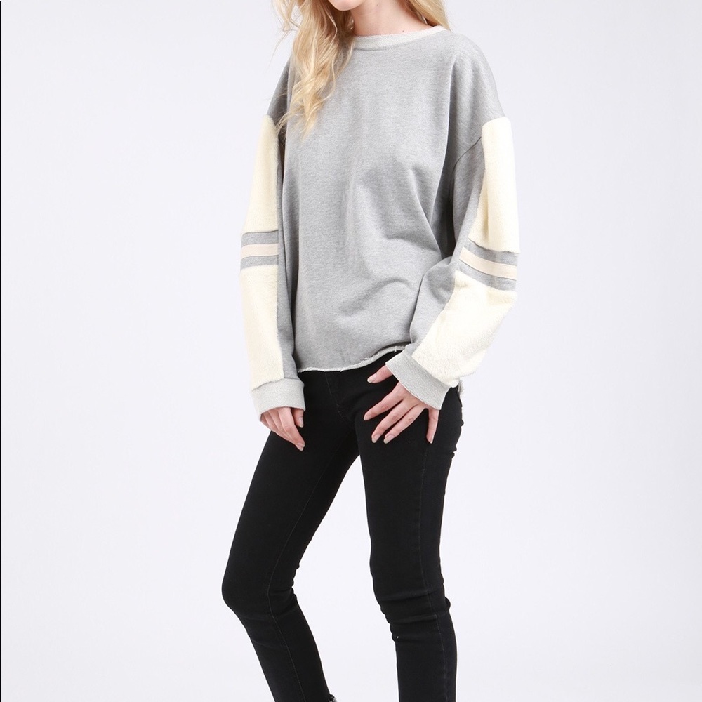 Last 1 ⬇️ Lace Up Sweatshirt w/ Velour Sleeve - Picture 2 of 5